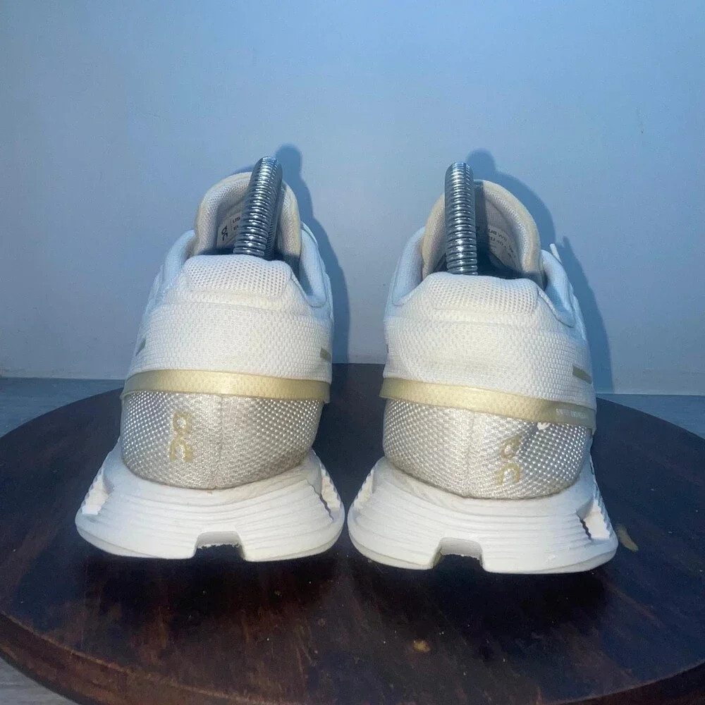 On Cloud 5 Swiss Women’s 9 Undyed White Yellow Sneakers Running Shoes 88.98532